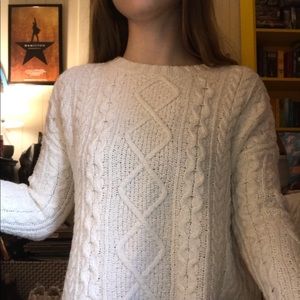 WHITE CREAM SWEATER
